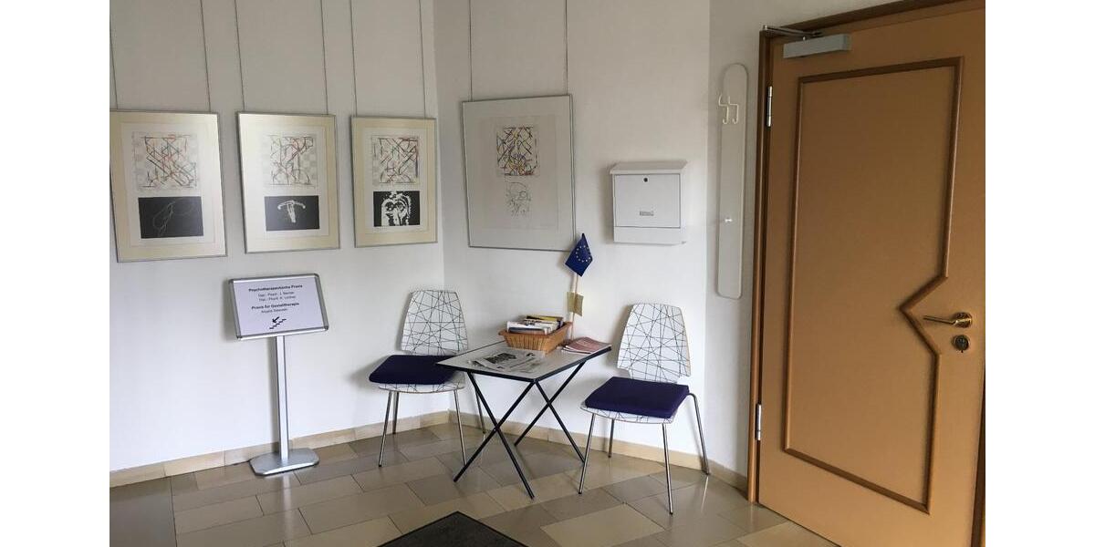 Etagenwohnung Lohmar - 5 Zimmer, 227 m&sup2;, 2.050&euro; | Angebot:24837986