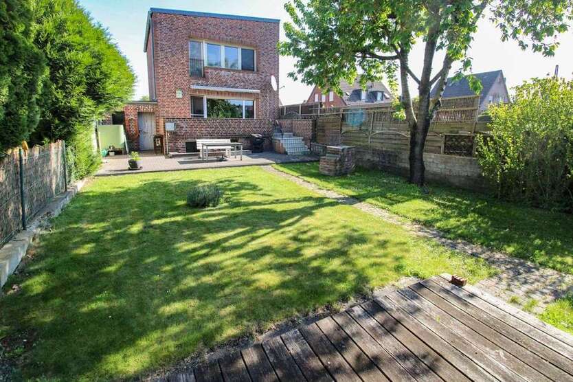 Haus zum Kaufen in Grevenbroich 365.000 € 175.01 m²