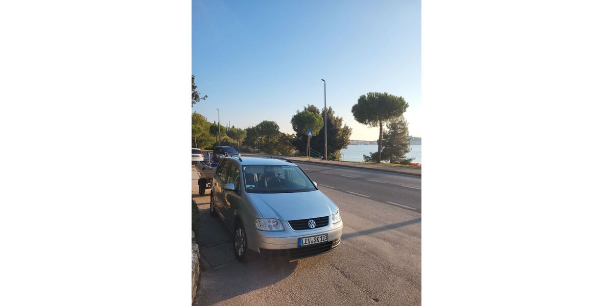 VW Touran 294.000 km 3.500 &euro; Leverkusen 51381