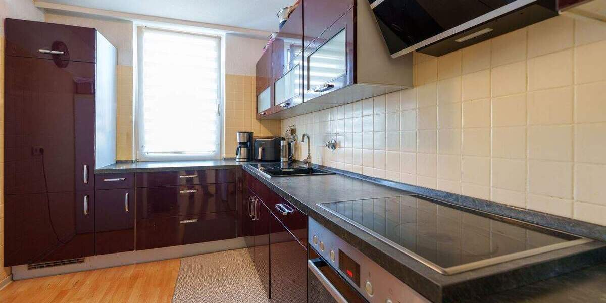 Etagenwohnung Neuss Innenstadt - 4 Zimmer, 80 m&sup2;, 209.000&euro; | Angebot:25399974