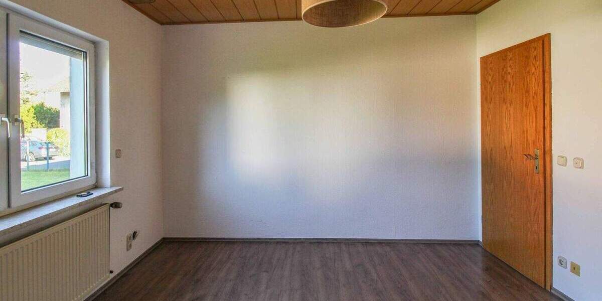 Einziehen und wohlfühlen - sehr gepflegtes Zweifamilienhaus mit Top-Potenzial zur flexiblen Nutzung 8 zimmer