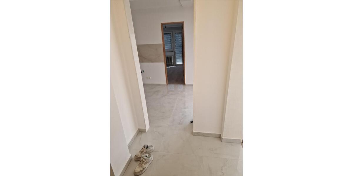 Neusanierte und großzügige 4-Zi.EG-Wohnung mit Terrasse & Garten 4 zimmer