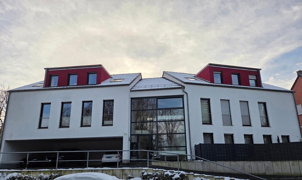 Dachgeschoßwohnung Burscheid - 4 Zimmer, 109 m&sup2;, 465.000&euro; | Angebot:25641543