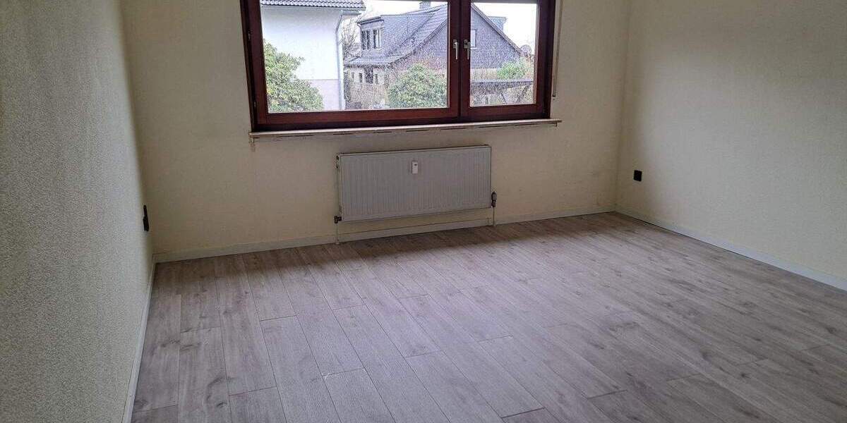 Etagenwohnung Kürten - 5 Zimmer, 170 m&sup2;, 1.360&euro; | Angebot:24780635