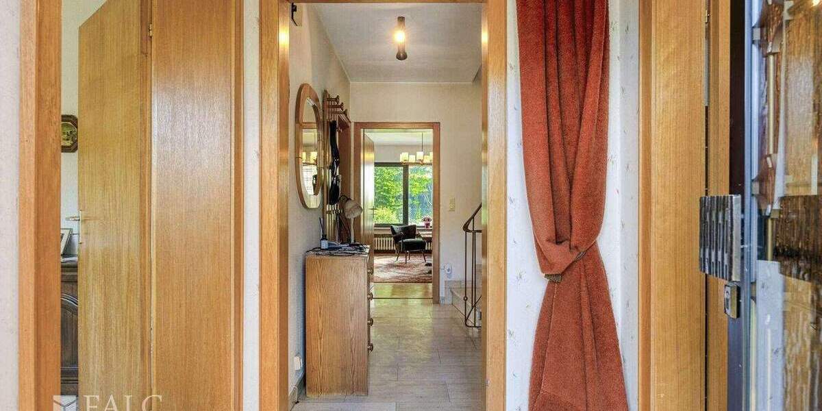 Reihenendhaus Köln Weiden - 5 Zimmer, 124 m&sup2;, 599.000&euro; | Angebot:23047571