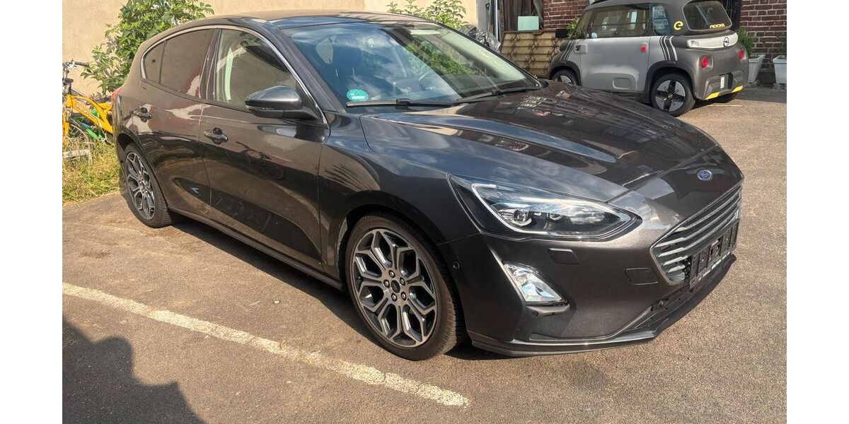 Ford Focus 83.000 km 11.900 &euro; Frechen 50226