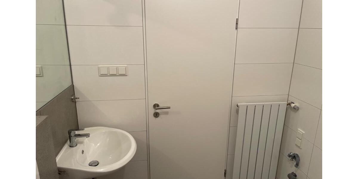 EXKLUSIVE, KERNSANIERTE SINGLE WOHNUNG IN ZENTRALER LAGE ! 1 zimmer