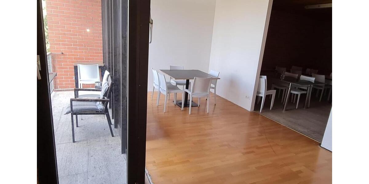 Etagenwohnung Rösrath - 9 Zimmer, 300 m&sup2;, 4.000&euro; | Angebot:25632982