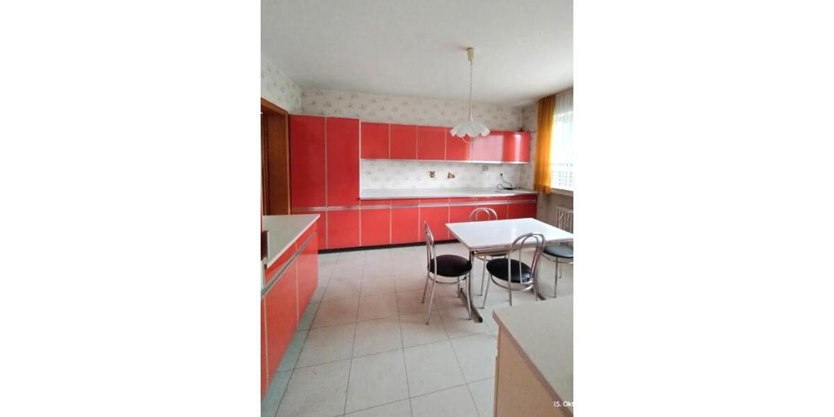 Gute Gelegneheit Großzügig geschnittenes Reihenendhaus mit Balkon, schönem Garten und Garage 6 zimmer