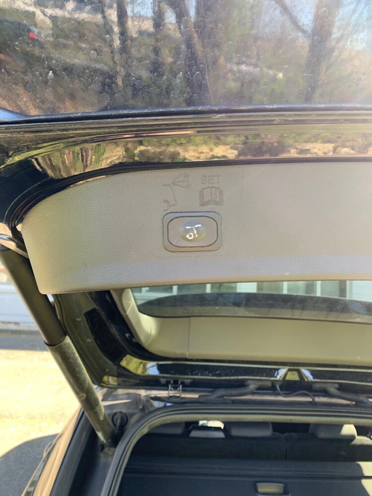 Ford Kuga 61.400 km 18.800 € Neuss 41460