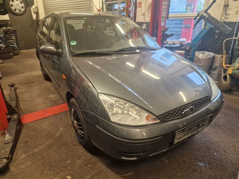 Ford Focus 136.800 km 799 € Wuppertal 42283