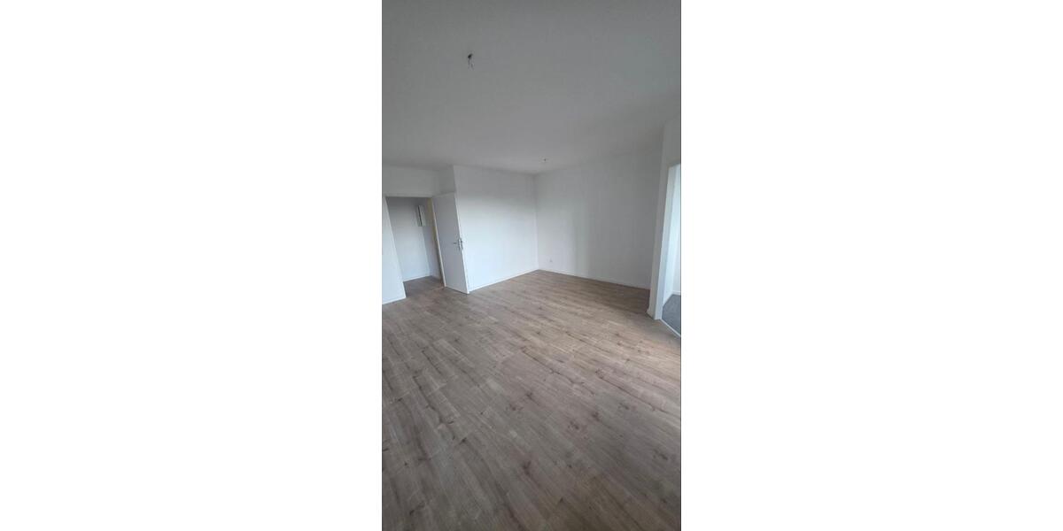 Vermietung: Sanierte & voll möblierte 2-Zimmer-Wohnung mit Balkon 2 zimmer