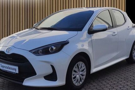 Toyota Yaris 3.000 km 20.490 &euro; Leverkusen 51381