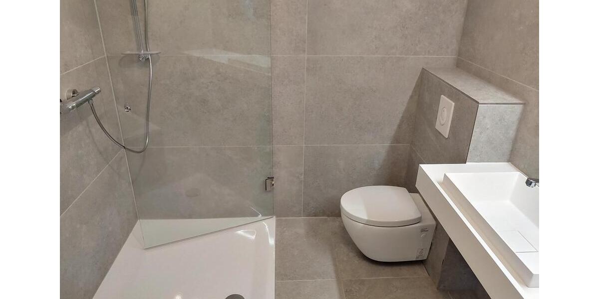 Bergheim Stadt, Souterrain Wohnung, 2 Zimmer Terrasse, Stellplatz 2 zimmer