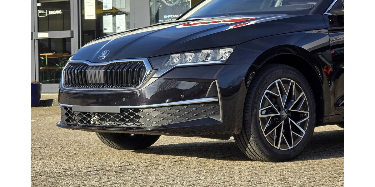 Skoda Octavia Selection Automatik|Winterpaket|LED 1.008 km 32.990 &euro; Wermelskirchen 42929