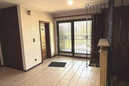 FÜR FACHHANDWERKER! Solider Bungalow mit Pfiff, insges. 200 m² Wohnfläche + ca. 50m² KG! 6 zimmer