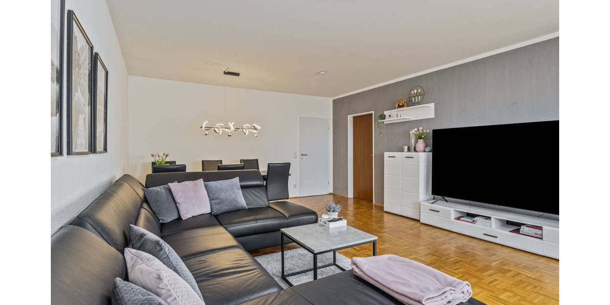 *** Lichtdurchflutete Dachgeschosswohnung mit zwei sonnigen Dachterrassen in Top-Lage *** 2 zimmer