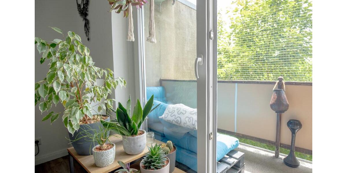 Vollmöblierte 2-Zimmer-Wohnung mit Balkon in zentraler Lage von Neuss-Furth 2 zimmer