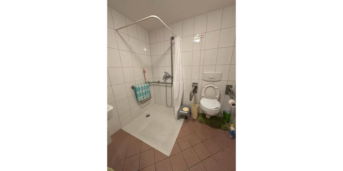 Seniorenwohnung mit Terrasse, Stellplatz, Aufzug und Küche 2 zimmer