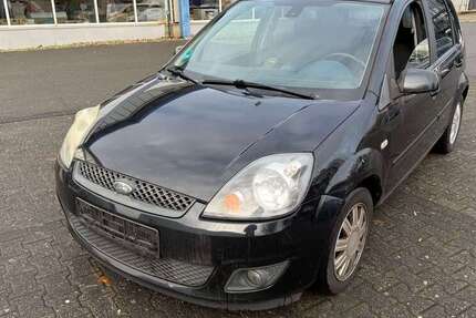 Ford Fiesta 238.000 km 590 &euro; Köln-Poll (ARAL Tankstelle ) 51105