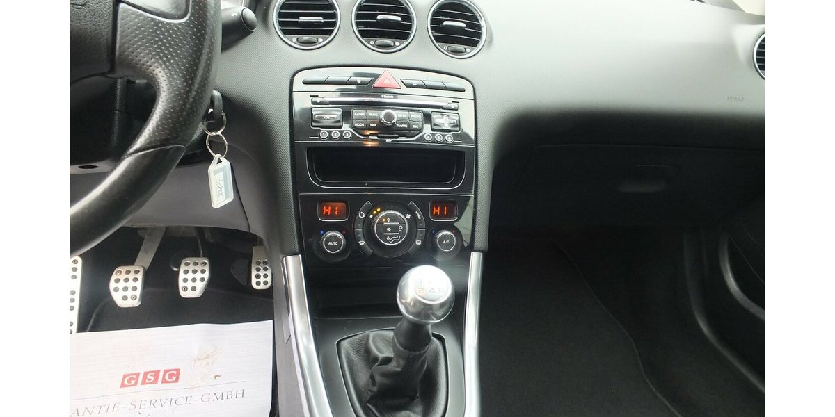 Peugeot 308 PREMIUM NAVI EL.VERDECK KLIMAAUTOM PDC 134.211 km 6.450 &euro; Köln 50858