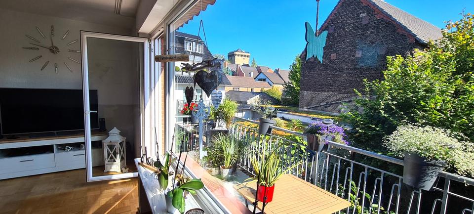 Helle, frisch renovierte 3-Zimmer-Wohnung, großer Balkon in Zons 3 zimmer