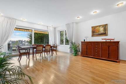 Haus Bergisch Gladbach - 9 Zimmer, 263 m&sup2;, 890.000&euro; | Angebot:26435904