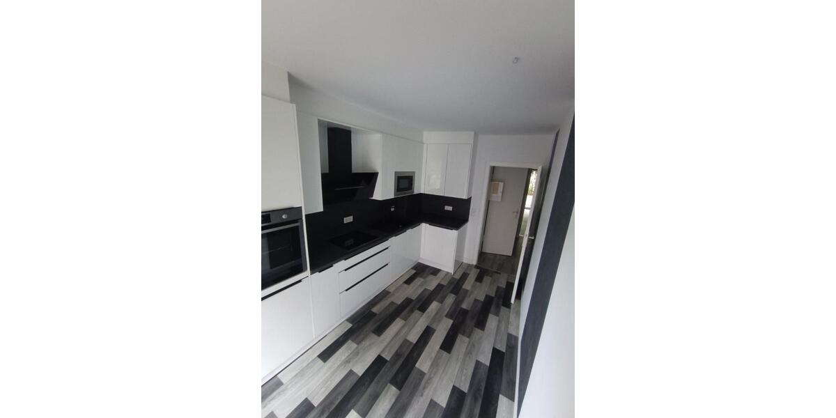 Altersgerechte EG Wohnung, eigene Garten Neuss City zu verkaufen 4 zimmer