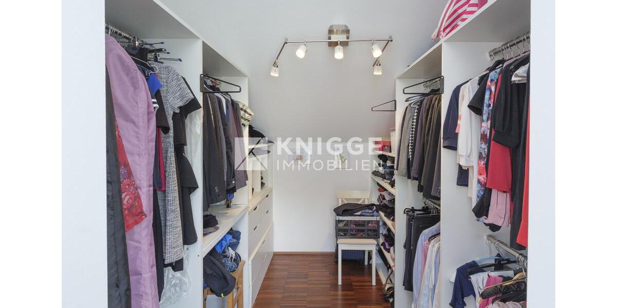 +++ 3439 - Architekten-Penthouse in begehrter Villenlage von GL-Hebborn +++ 4 zimmer