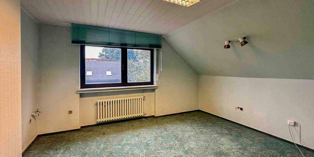 Leverkusen-Rheindorf: Wohnhaus mit Büro, Garten & Wellness - ca. 298 m² Wohn-Nutzfläche 7 zimmer
