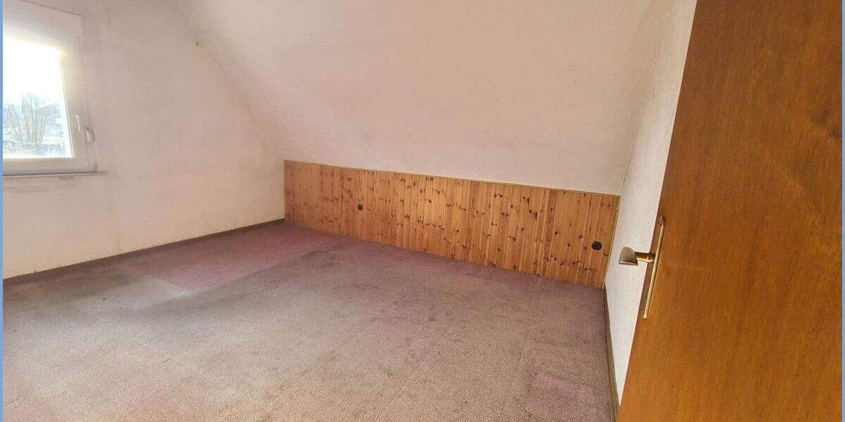 Modernisierungsbedürftiges Ein- bis Zweifamilienhaus auf parkähnlichem Grundstück in Frechen-Bachem 7 zimmer