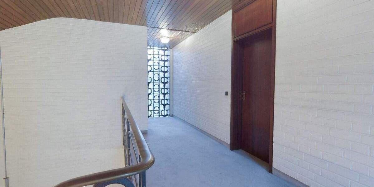 großzügiges, freistehendes Einfamilienhaus mit schönem Garten und Erftblick 6 zimmer