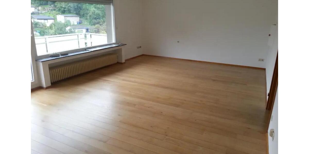 Maisonettenwohnung Solingen - 5 Zimmer, 125 m&sup2;, 1.200&euro; | Angebot:25612802