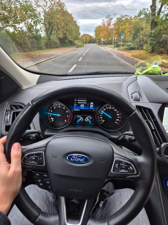 Ford Kuga 85.000 km 13.500 € Dormagen 41539