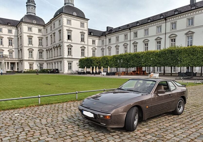 944