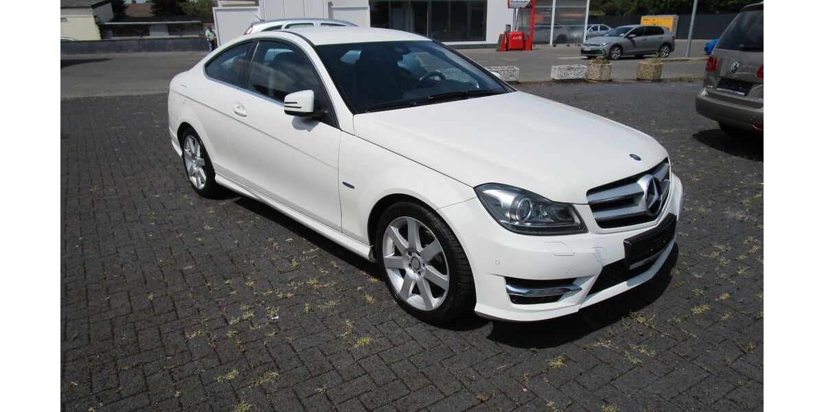 Mercedes-Benz C 250 92.000 km 17.990 € BERGHEIM 50126