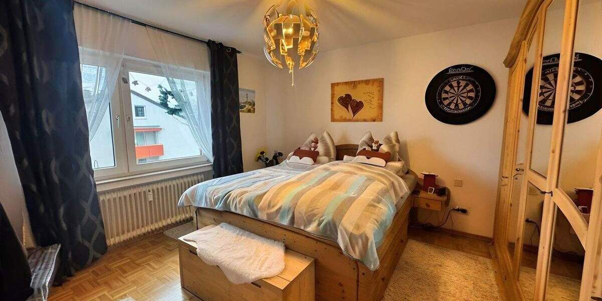 Etagenwohnung Wermelskirchen - 3 Zimmer, 95 m&sup2;, 245.000&euro; | Angebot:25390897
