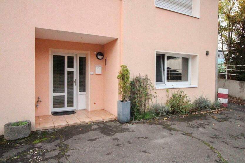 Moderne 2-Zi.- Souterrainwohnung mit separatem Eingang, schicker EBK und Stellplatz in LEV-Opladen 2 zimmer