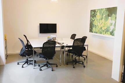 Heller Loft-Schreibtischplatz im Unterbilk – kreativ & flexibel arbeiten zimmer