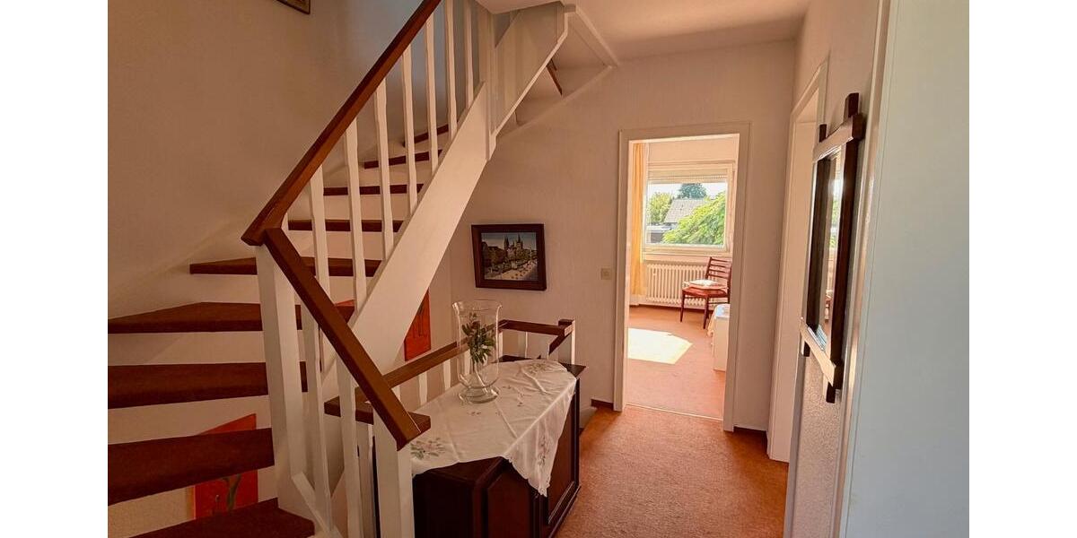 Reihenhaus Niederkassel - 5.5 Zimmer, 135 m&sup2;, 430.000&euro; | Angebot:27094947