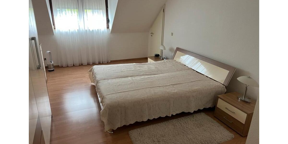 Charmantes 5-Zimmer-Haus mit Garten, Sauna & Doppelgarage 5 zimmer