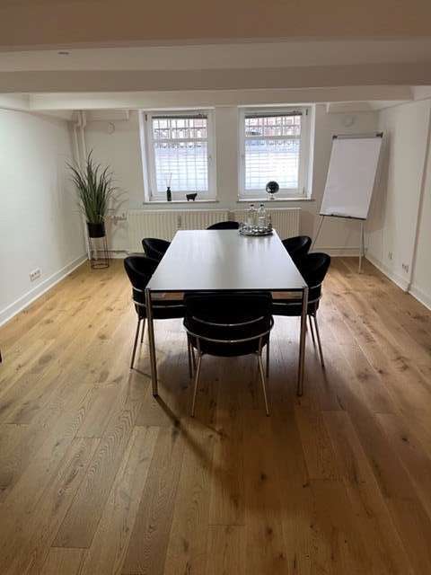 Wohnung zum Kaufen in Düsseldorf 279.000 € 92.35 m² 4 zimmer