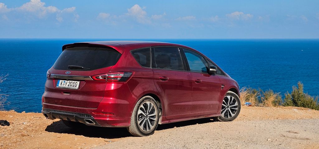 Ford S-Max 114.000 km 17.900 &euro; Köln 51103