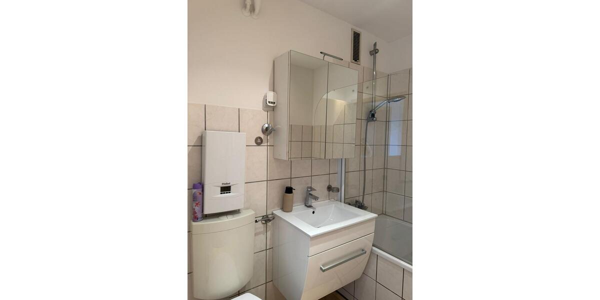 Dachgeschoßwohnung Solingen Central - 3 Zimmer, 71 m&sup2;, 870&euro; | Angebot:26182109