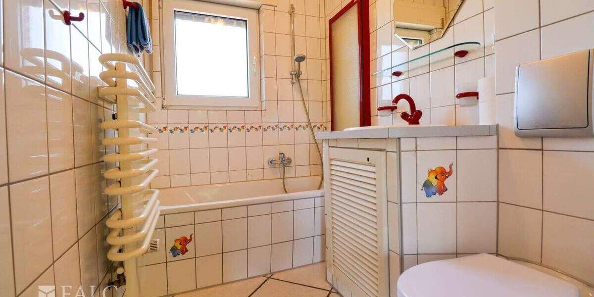 2 Familien- oder 2 Generationenhaus in GV-Südstadt! 8 zimmer